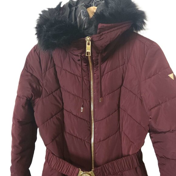 Guess burgundy puffer coat Women's small Removable fur-lined hood Zipper pockets - Picture 3 of 16